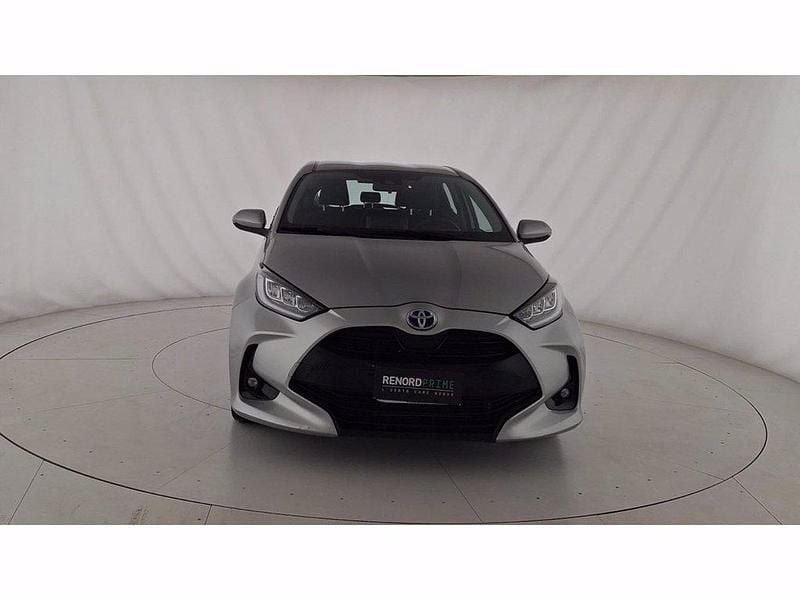 Begagnad Toyota Yaris Hybrid Trend 116 HK (85 kW) 2022 Grå