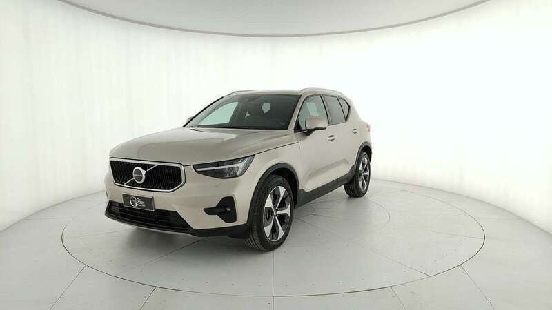 Usata Volvo XC40 Core 129 CV (94 kW) 2024 Grigio SUV