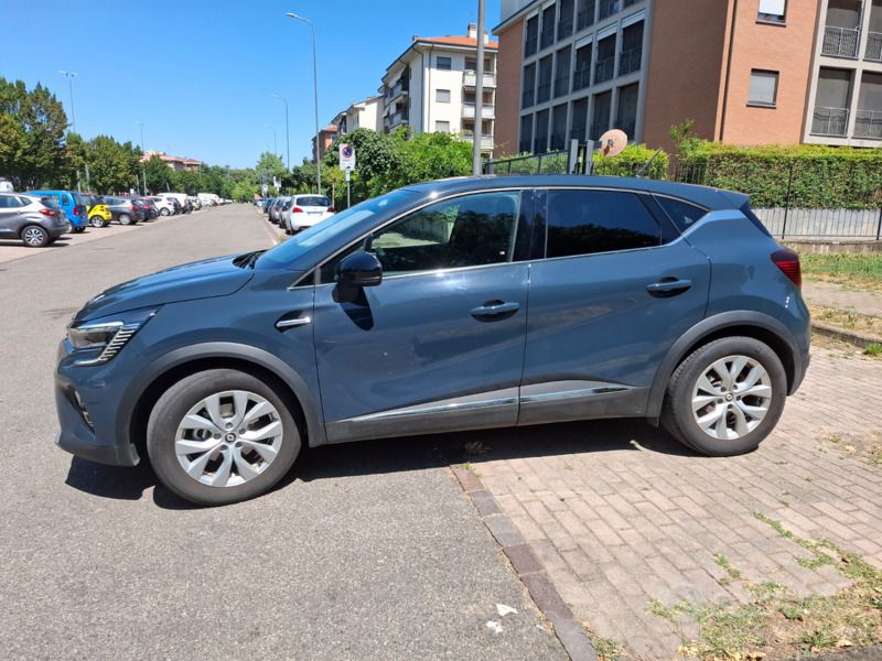 Usata Renault Captur 143 CV (105 kW) 2022 Grigio SUV