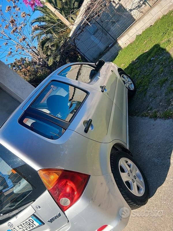 Usata Daihatsu YRV 87 CV (63 kW) 2001 Grigio Monovolume