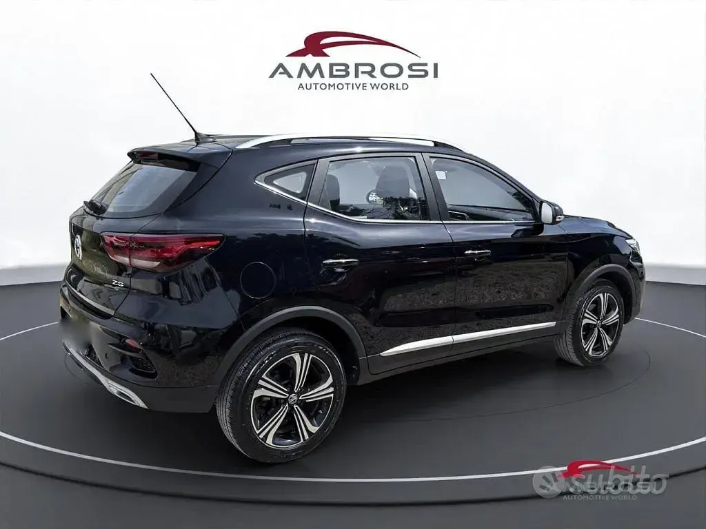 Usata MG ZS Luxury 106 CV (77 kW) 2024 Nero SUV