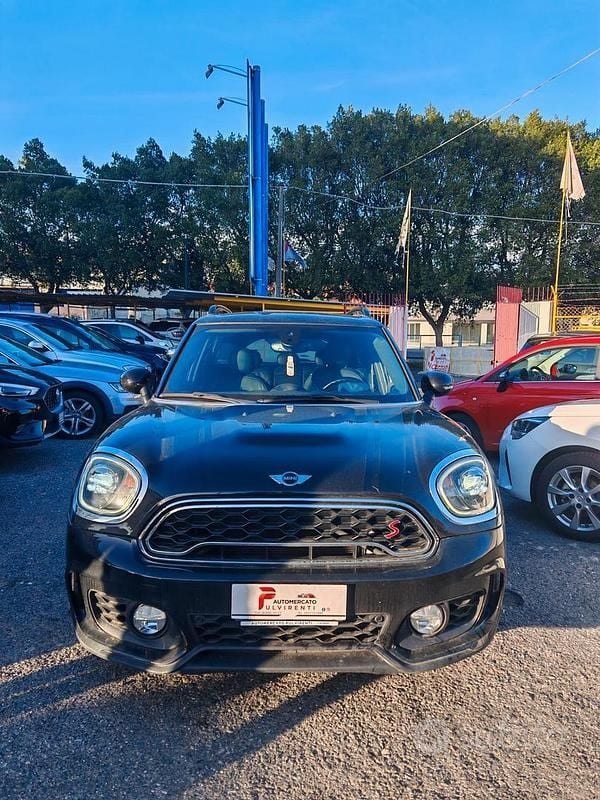 Second-hand Mini Cooper D Countryman 150 CP (110 kW) 2017 Negru SUV