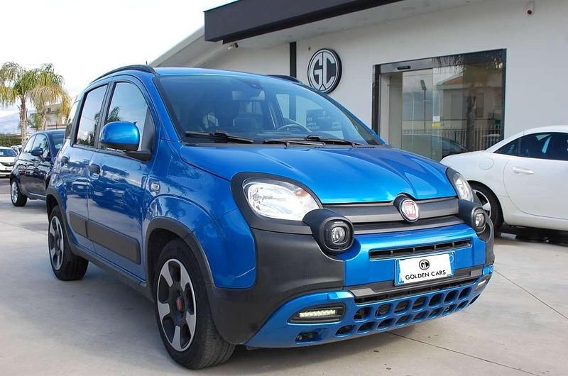 Usata Fiat Panda Cross Cross 69 CV (50 kW) 2024 Blu/azzurro Utilitaria