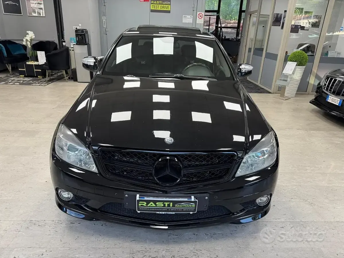 Usata Mercedes C320 Avantgarde 224 CV (164 kW) 2008 Nero Berlina