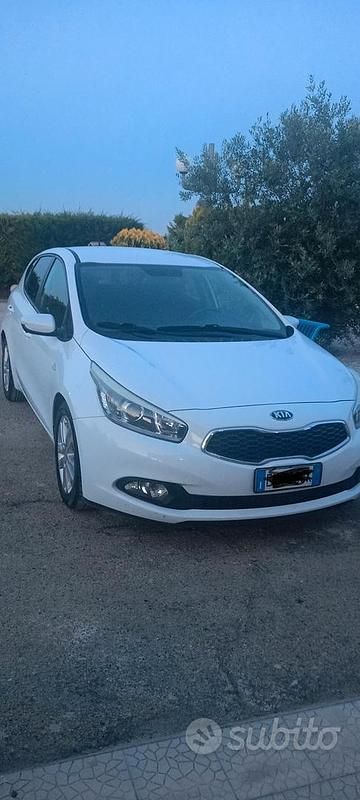 Bianco Usata 2012 Kia Ceed Due volumi | 5500 € - Immagine 1/2