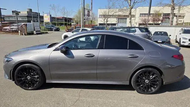 Usata Mercedes CLA250e Premium 160 CV (117 kW) 2022 Grigio Berlina