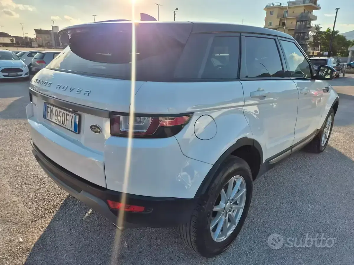Usado Land Rover Range Rover evoque HSE Dynamic 150 HP (110 kW) 2017 Branco SUV