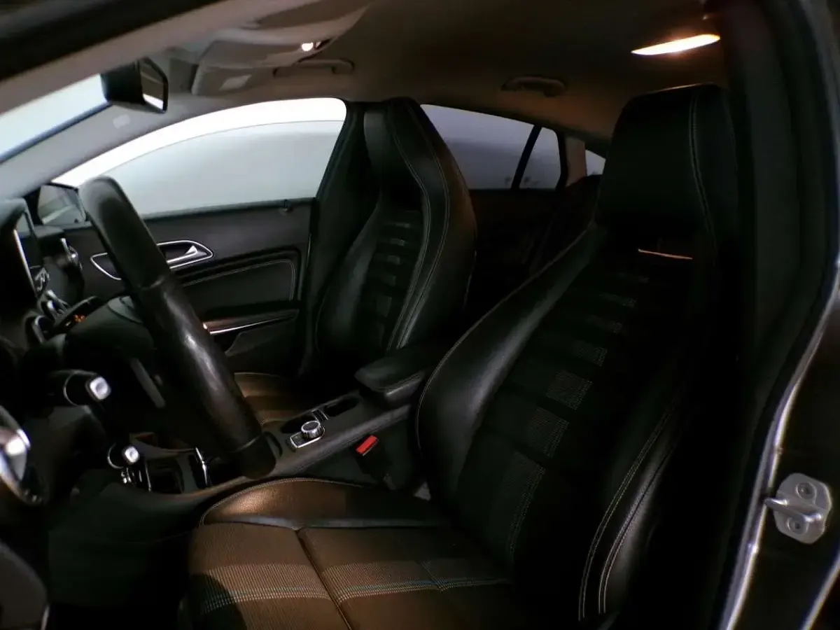 Usata Mercedes CLA200 136 CV (100 kW) 2016 Grigio montagna Station wagon