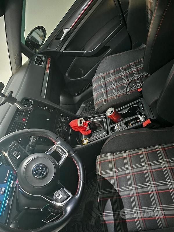 Usata VW Golf VII GTI 245 CV (180 kW) 2020 Bianco Utilitaria