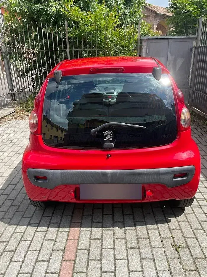 Usata Peugeot 107 68 CV (50 kW) 2008 Rosso Utilitaria