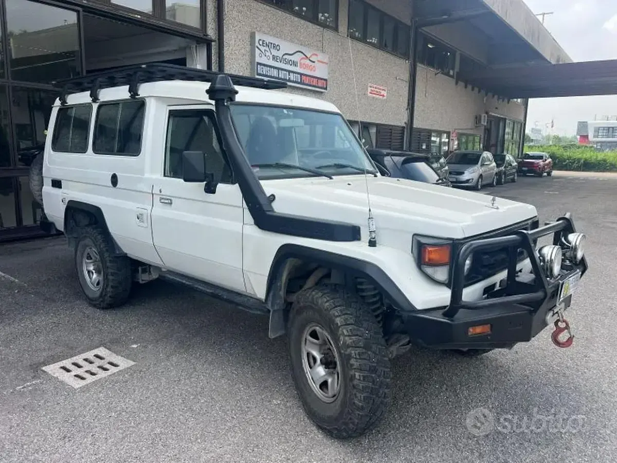 Usata Toyota Land Cruiser 131 CV (96 kW) 2004 Bianco SUV