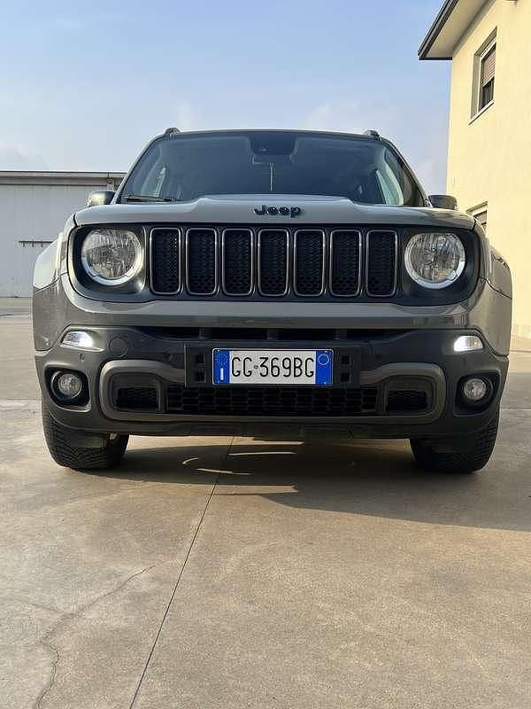 Usata Jeep Renegade Trailhawk 179 CV (131 kW) 2022 Grigio SUV
