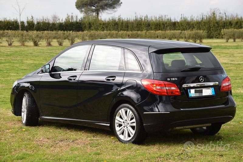 Usata Mercedes B180 Executive 109 CV (80 kW) 2013 Nero Utilitaria