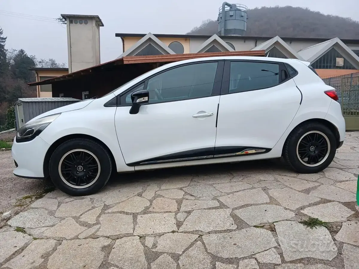 Usata Renault Clio 73 CV (53 kW) 2014 Bianco Berlina