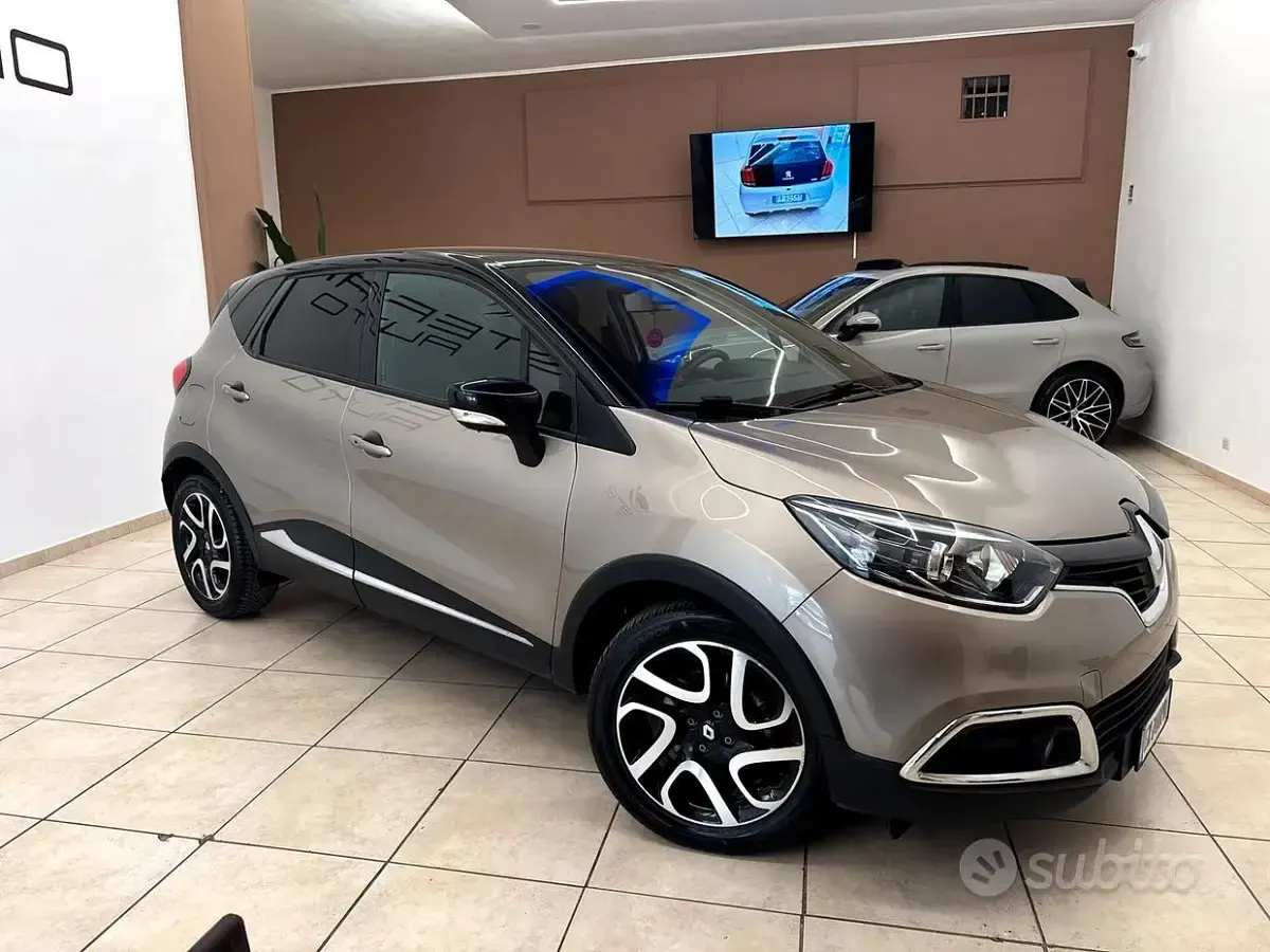Usata Renault Captur 90 CV (66 kW) 2014 Marrone SUV