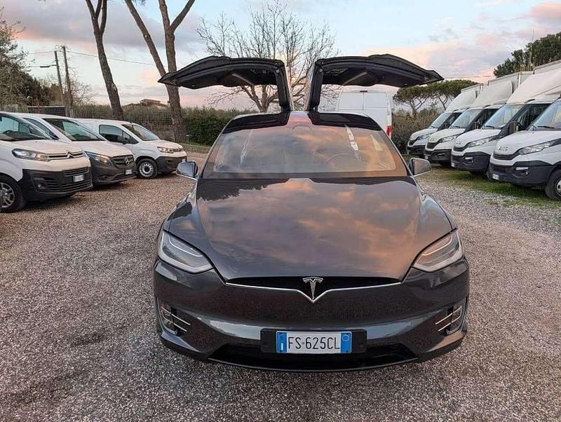 Usata Tesla Model X 158 kW (215 CV) 2018 Blue marine SUV