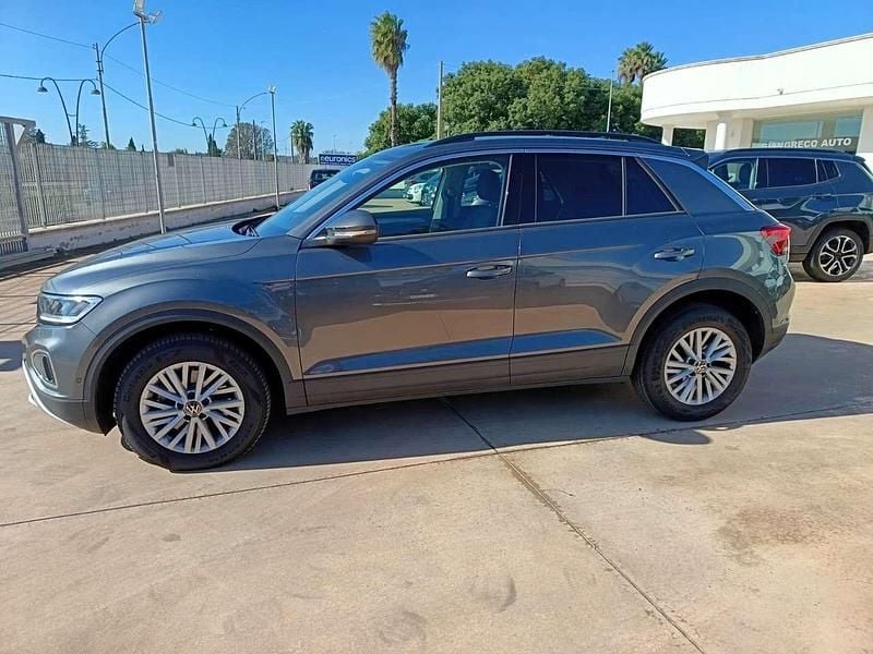 Usata VW T-Roc Life 150 CV (110 kW) 2022 Grigio SUV