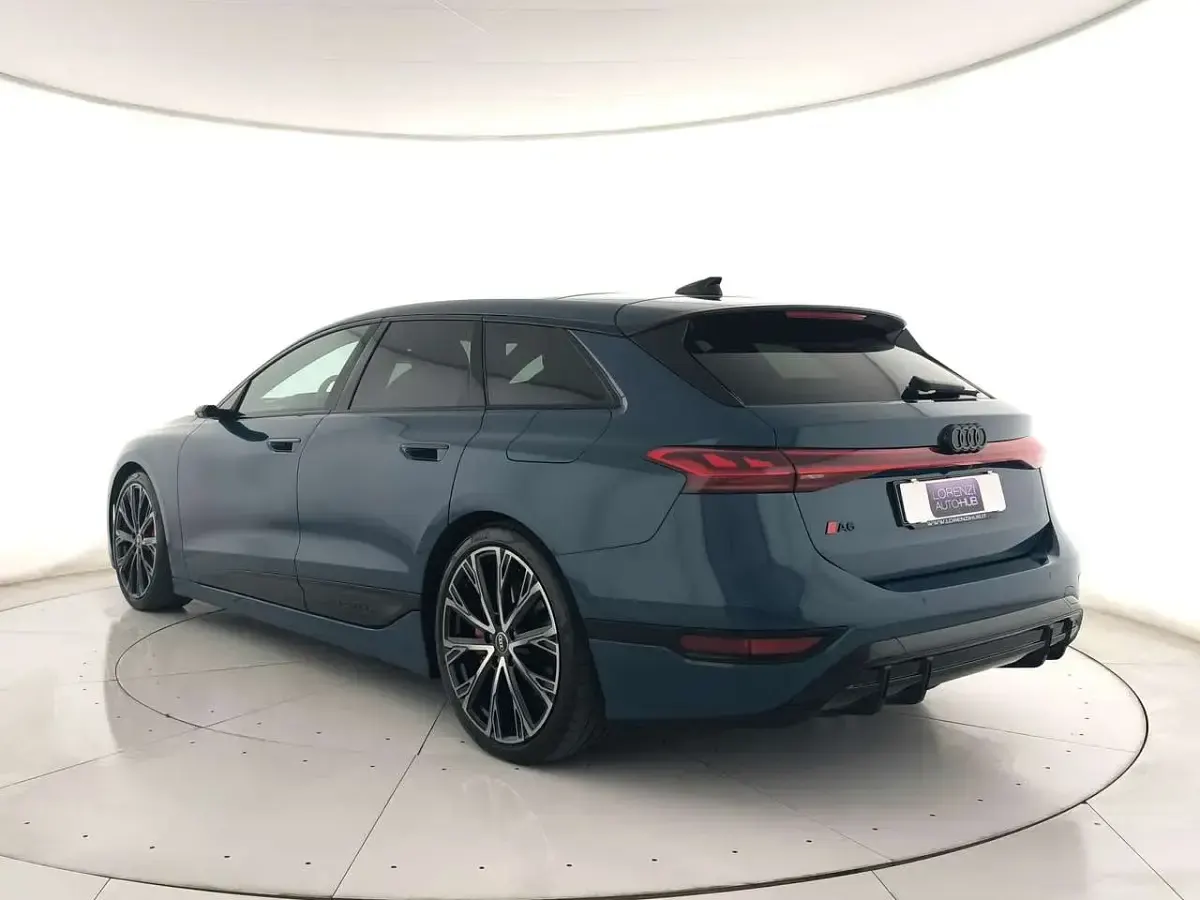 Usata Audi A6 e-tron Edition .1 119 kW (163 CV) 2025 Blu metallizzato Station wagon