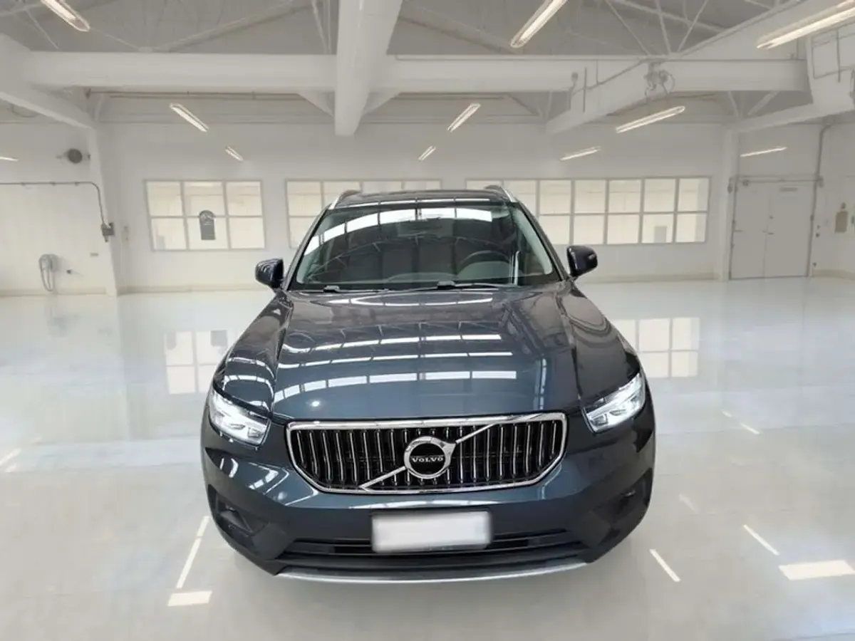 Usata Volvo XC40 129 CV (94 kW) 2021 Blu SUV