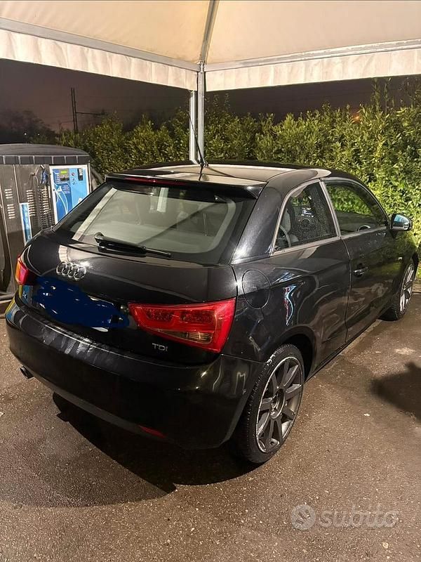 Usata Audi A1 105 CV (77 kW) 2011 Nero Utilitaria