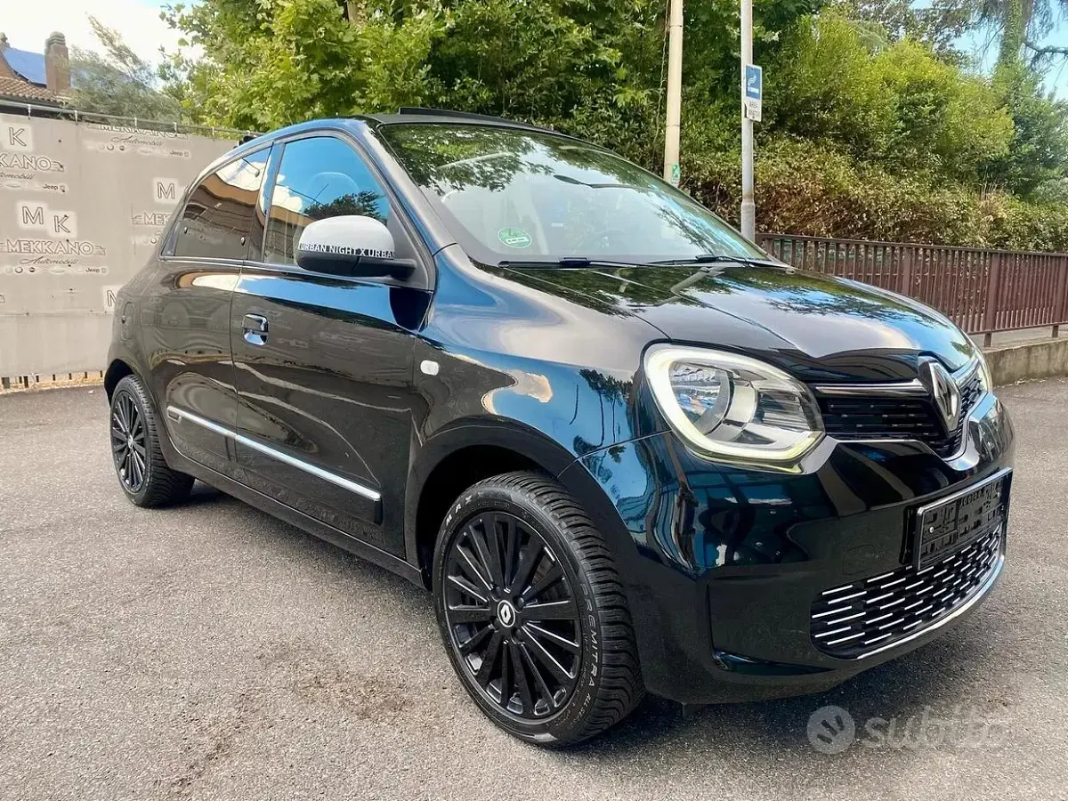 Usata Renault Twingo Urban Night 65 CV (47 kW) 2022 Nero Utilitaria