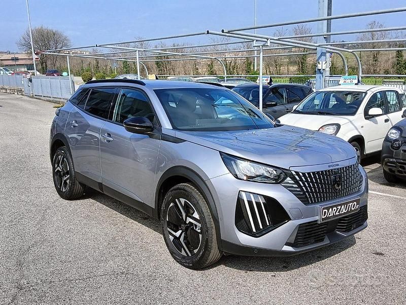 Nuova Peugeot 2008 Allure 101 CV (74 kW) 2025 Grigio artense metallizzato SUV