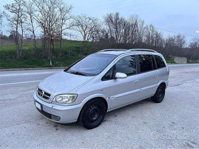 Usata Opel Zafira Elegance 125 CV (91 kW) 2004 Grigio Monovolume