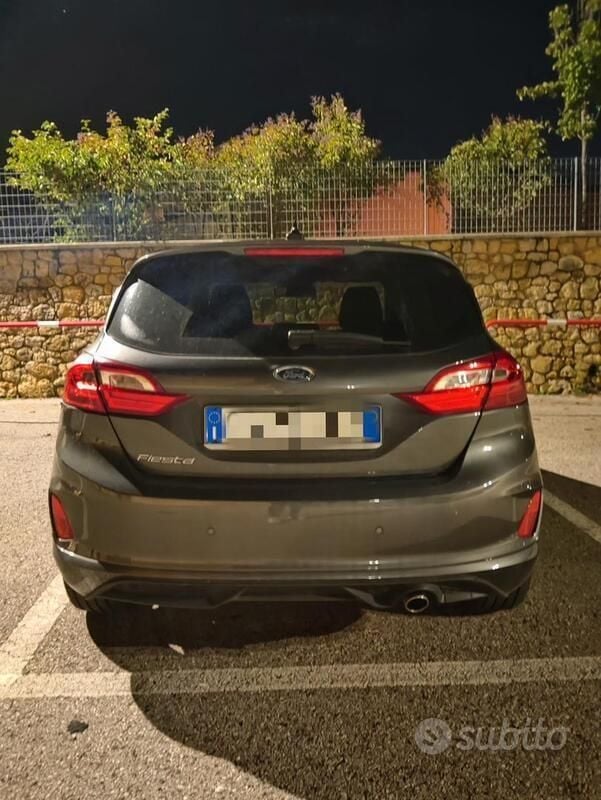 Usado Ford Fiesta ST-Line 95 HP (69 kW) 2020 Cinzento Citadino