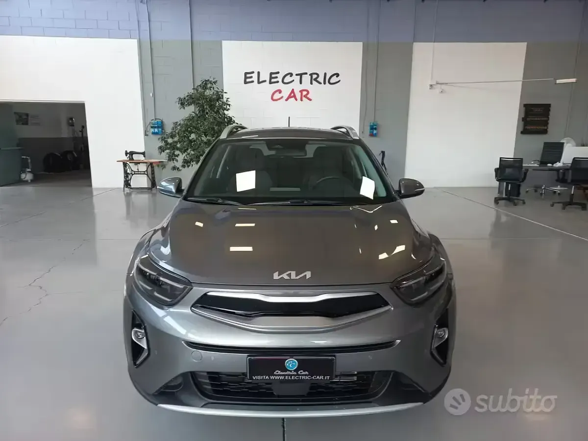 Usata Kia Stonic Style 84 CV (61 kW) 2023 Grigio SUV