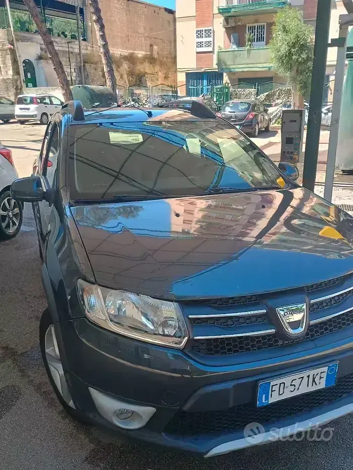 Usata Dacia Sandero Stepway 90 CV (66 kW) 2016 Grigio Berlina