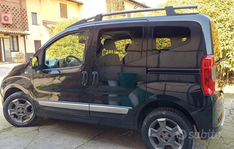 Usata Fiat Qubo Trekking 2017 Blu Monovolume