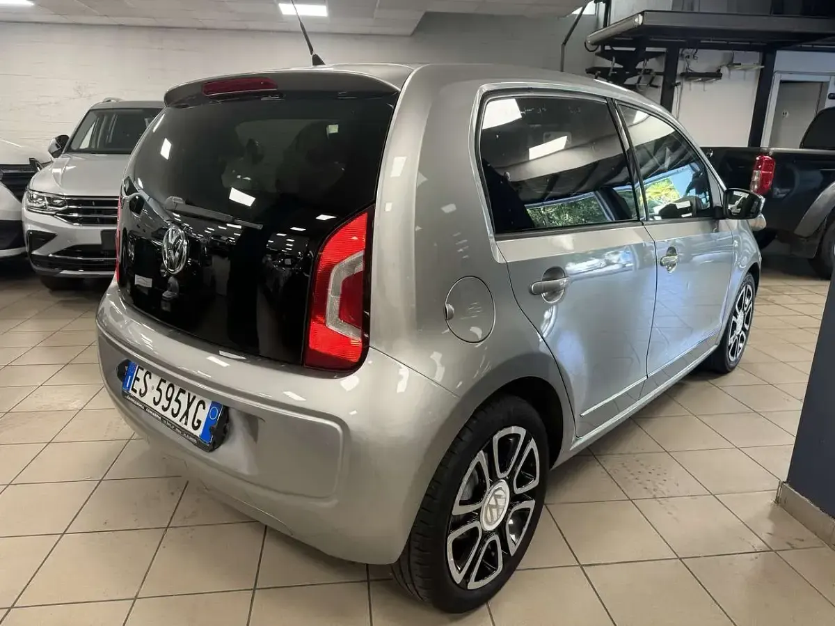 Usata VW up! Highline 75 CV (55 kW) 2013 Grigio Utilitaria
