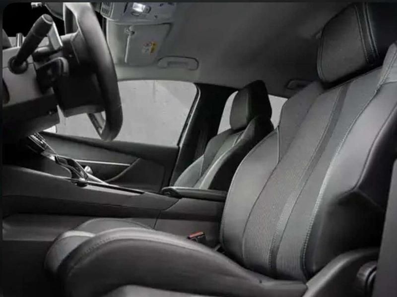 Usata Peugeot 5008 Allure 131 CV (96 kW) 2022 Nero SUV