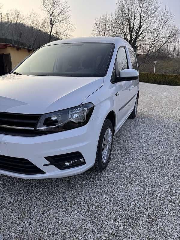 Usata VW Caddy 102 CV (75 kW) 2018 Bianco Monovolume