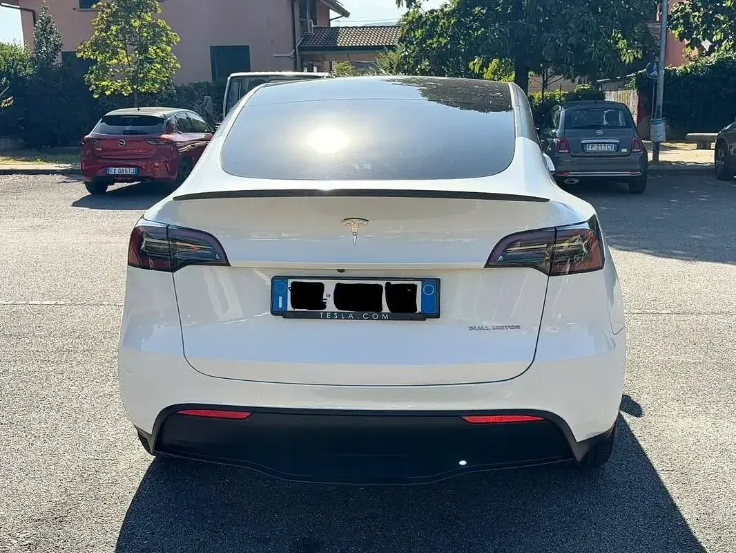 Usata Tesla Model Y 258 kW (351 CV) 2023 Bianco SUV