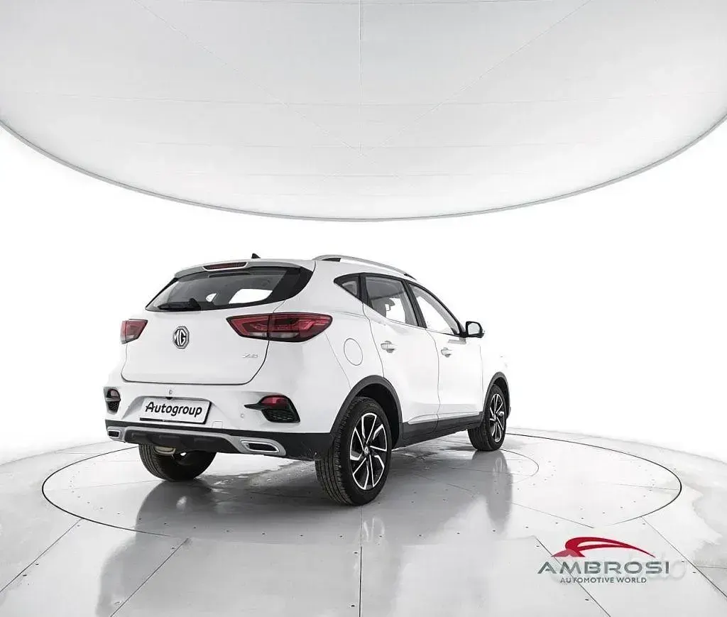 Usata MG ZS Luxury 106 CV (77 kW) 2024 Bianco SUV