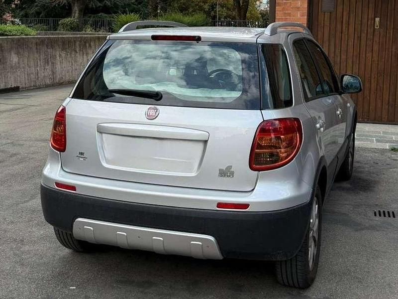 Usata Fiat Sedici Dynamic 120 CV (88 kW) 2012 Argento SUV