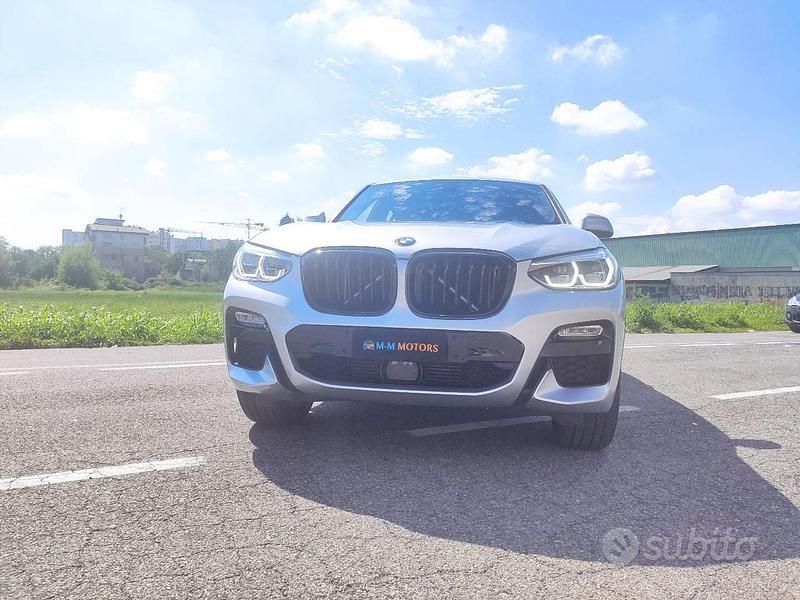 Usata BMW X4 Efficient Dynamics 249 CV (183 kW) 2021 Argento SUV