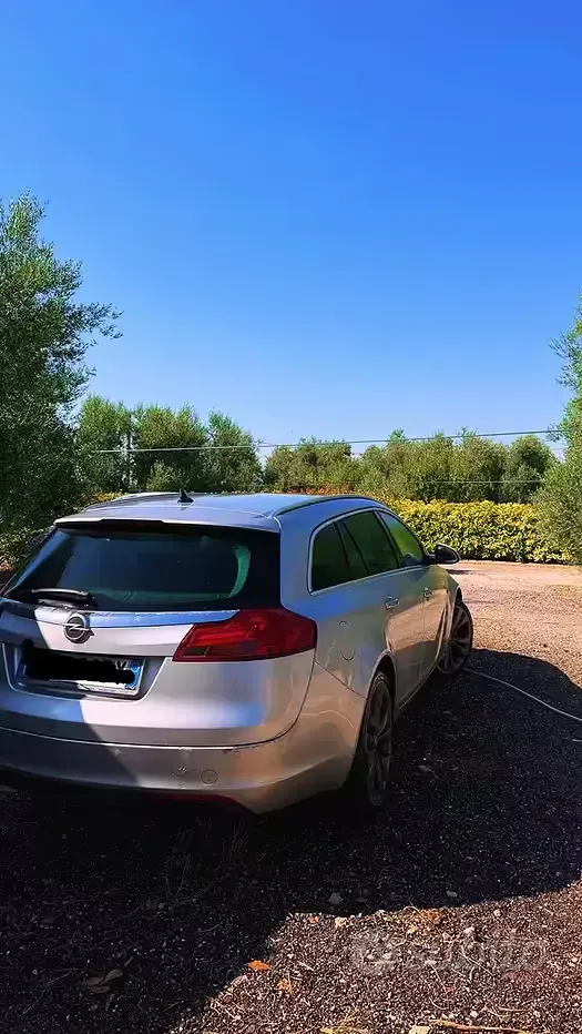 Usata Opel Insignia 160 CV (117 kW) 2010 Grigio Station wagon