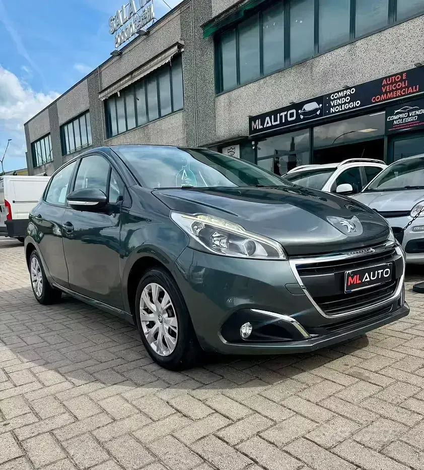 Usata Peugeot 208 Allure 82 CV (60 kW) 2017 Grigio Utilitaria