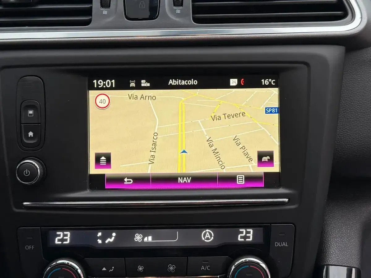 Usata Renault Kadjar 110 CV (80 kW) 2017 Oro SUV