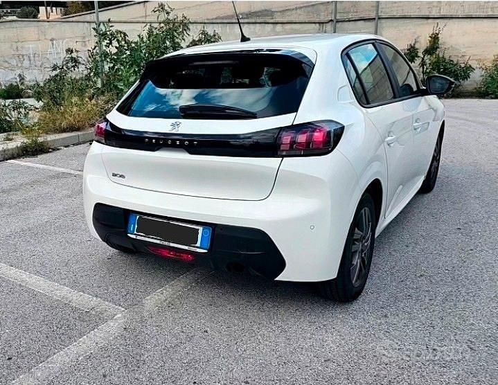 Usata Peugeot 208 75 CV (55 kW) 2022 Bianco Utilitaria