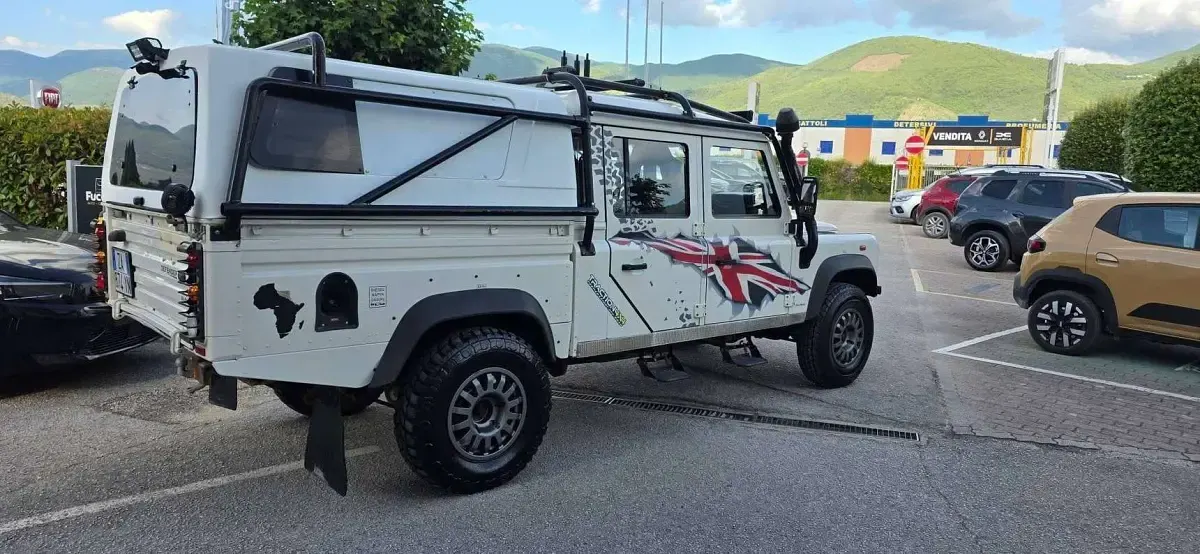 Usata Land Rover Defender 122 CV (89 kW) 2010 Bianco SUV