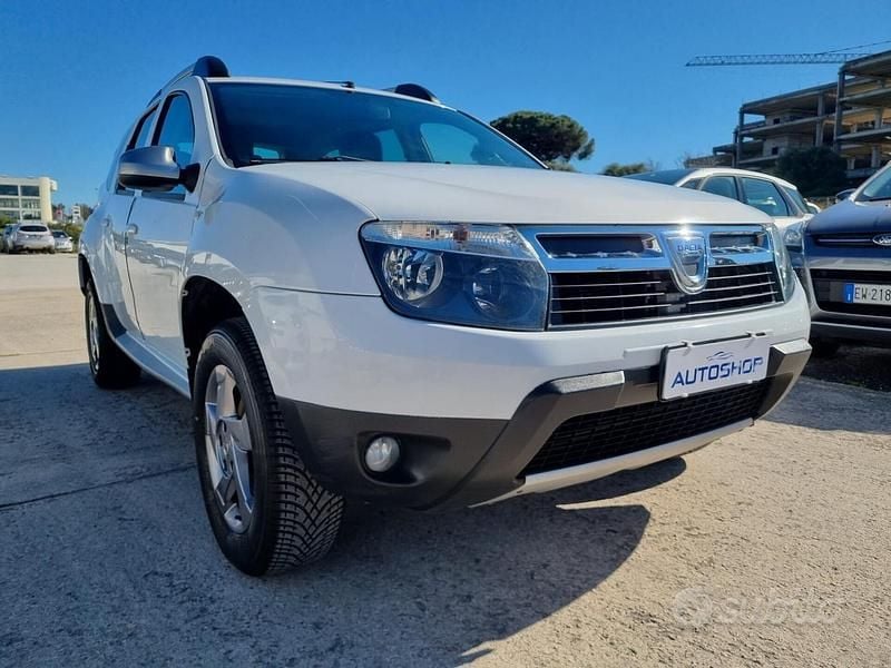 Usata Dacia Duster Lauréate 110 CV (80 kW) 2012 Bianco SUV