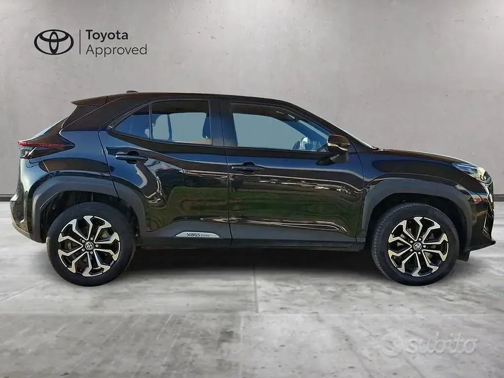 Usata Toyota Yaris Cross Trend 115 CV (84 kW) 2022 Black met SUV