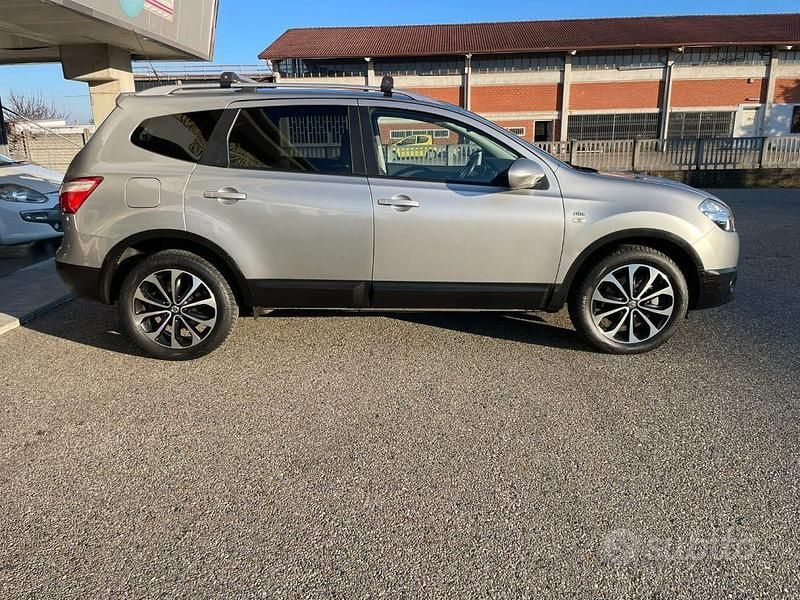 Usata Nissan Qashqai +2 N-TEC 150 CV (110 kW) 2011 Grigio SUV