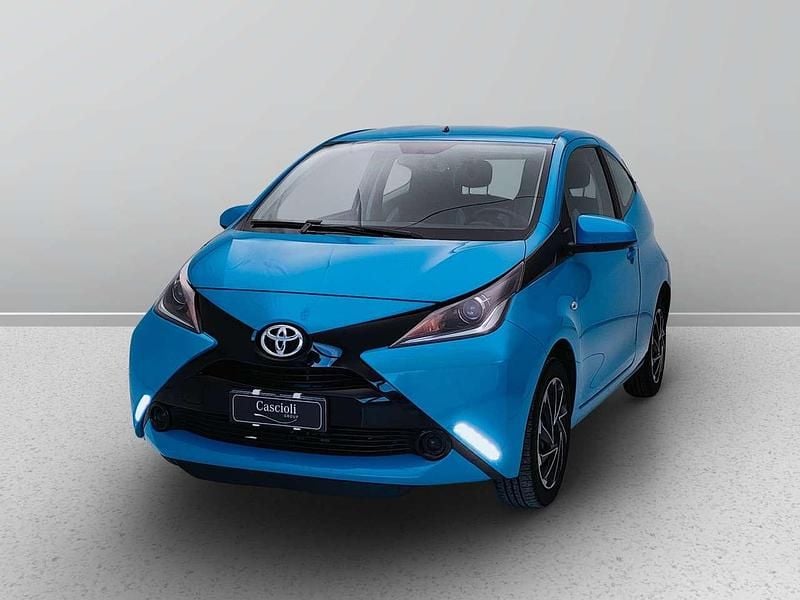 Blu Usata 2016 Toyota Aygo Cool Due volumi | 9000 € (Buon prezzo) - Immagine 1/4
