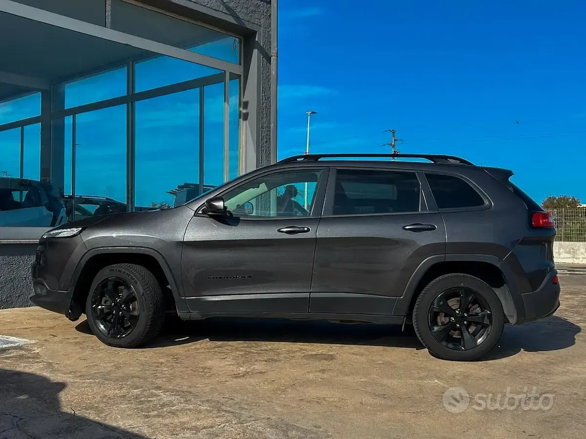 Usata Jeep Cherokee Night Eagle 200 CV (147 kW) 2017 Grigio SUV