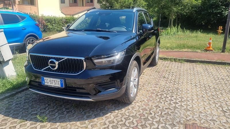 Nero Usata 2022 Volvo XC40 Pro SUV | 25.800 € (Molto cara) - Immagine 1/4