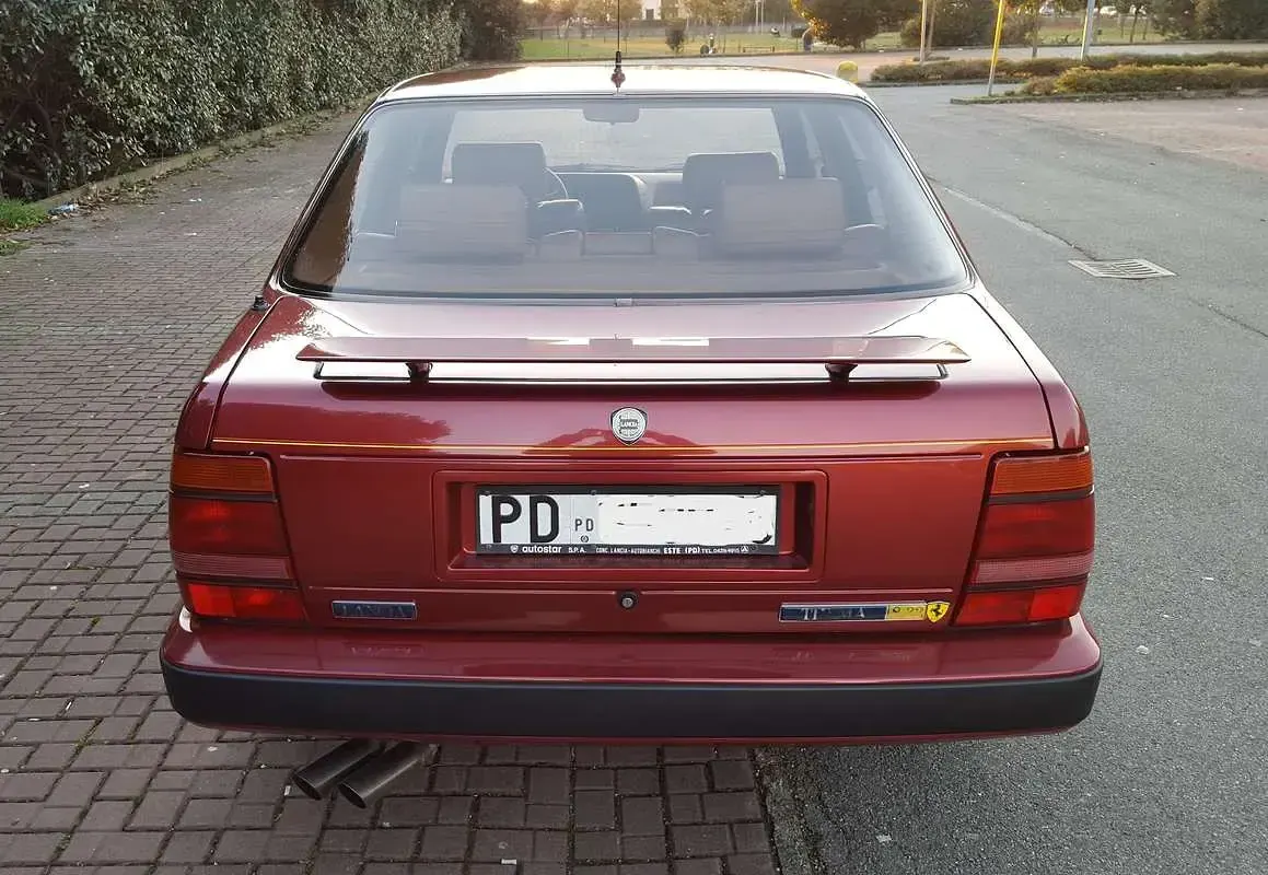 Usata Lancia Thema 215 CV (158 kW) 1987 Rosso Berlina